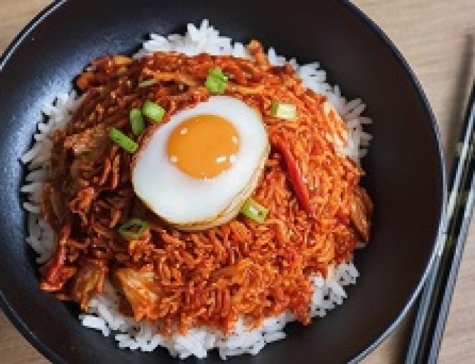 الكيمتشي - الأرز الكوري الحار واللذيذ